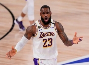 开云体育下载-湖人前锋状态一落千丈，球队整体战力受到影响！的简单介绍