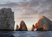 开云官网-威尔士终结卡塔尔，当足球的冷遇遇上F1的炽热—阿什拉夫赛道争冠启示录