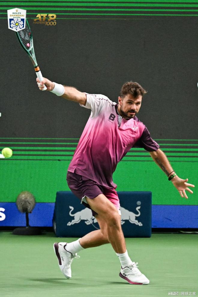 意大利网球队轻取英国网球队，瓦林卡送出助攻