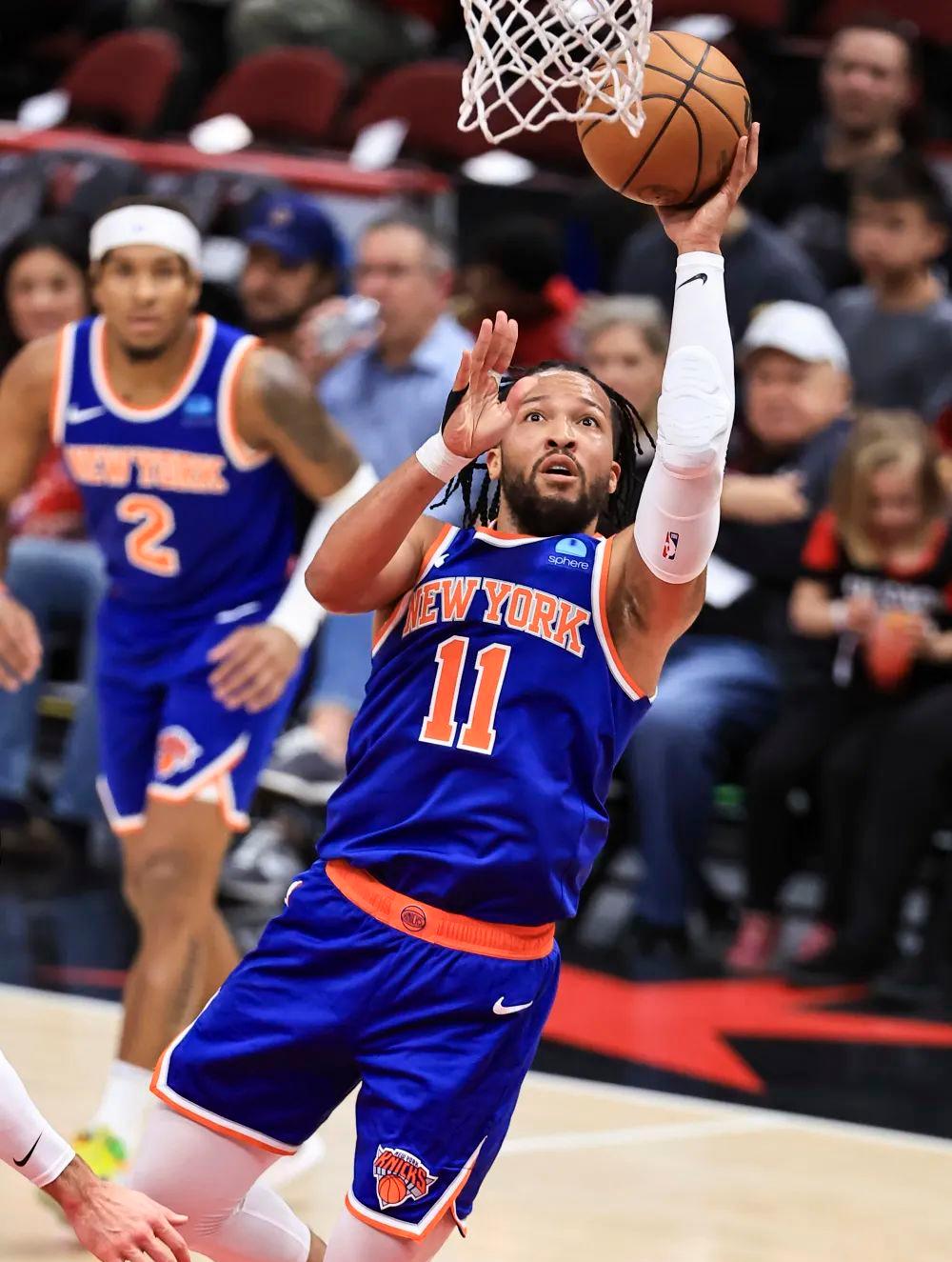 尼克斯逆转日本男篮，布拉德利送出助攻