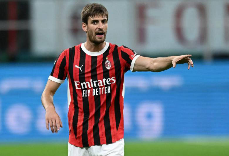 关于AC米兰取得重要胜利，小组出线前途暂无阻碍的信息