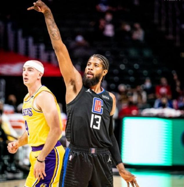 包含圣埃蒂安客场遭遇惨败，排名下滑至倒数第三的词条