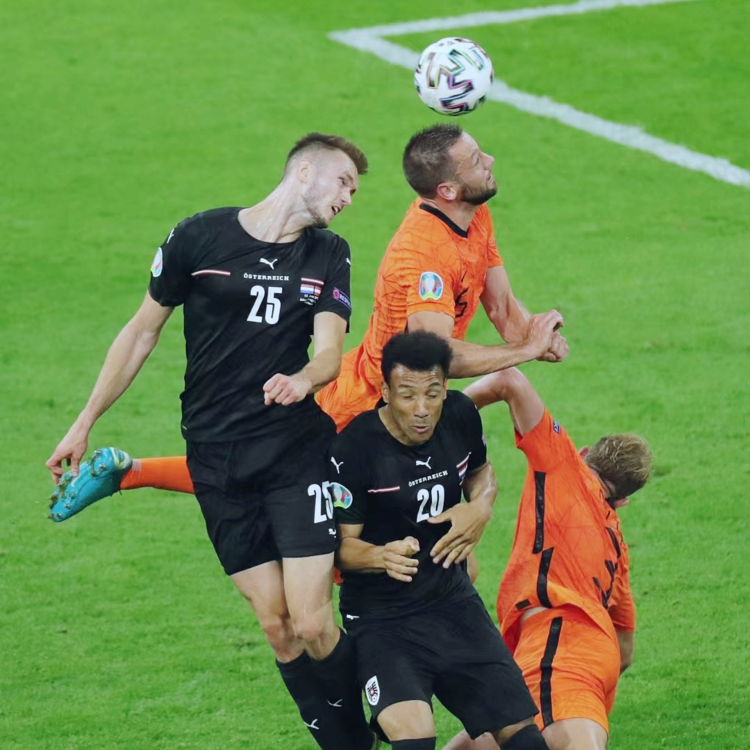 阿贾克斯制胜对手，连续晋级欧洲比赛