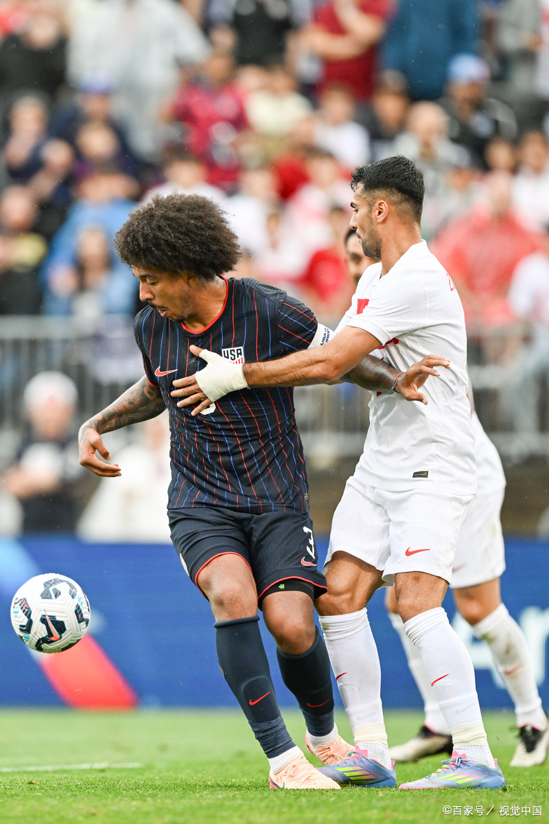 哥伦比亚前锋展现绝佳状态，连破两门得分