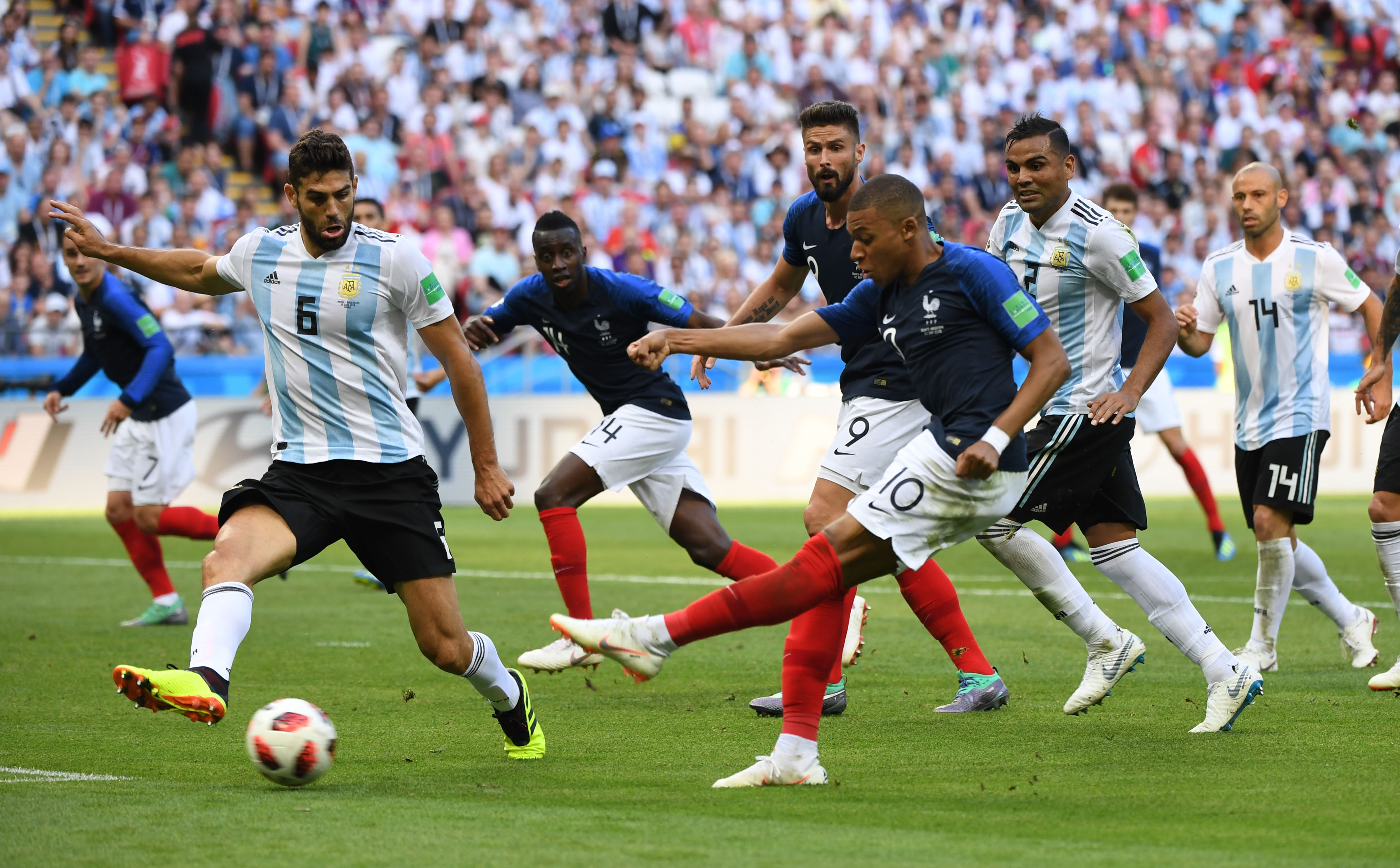 精彩进球瞬间!球员技术精湛!的简单介绍 精彩进球瞬间!球员技术精湛!的简单介绍