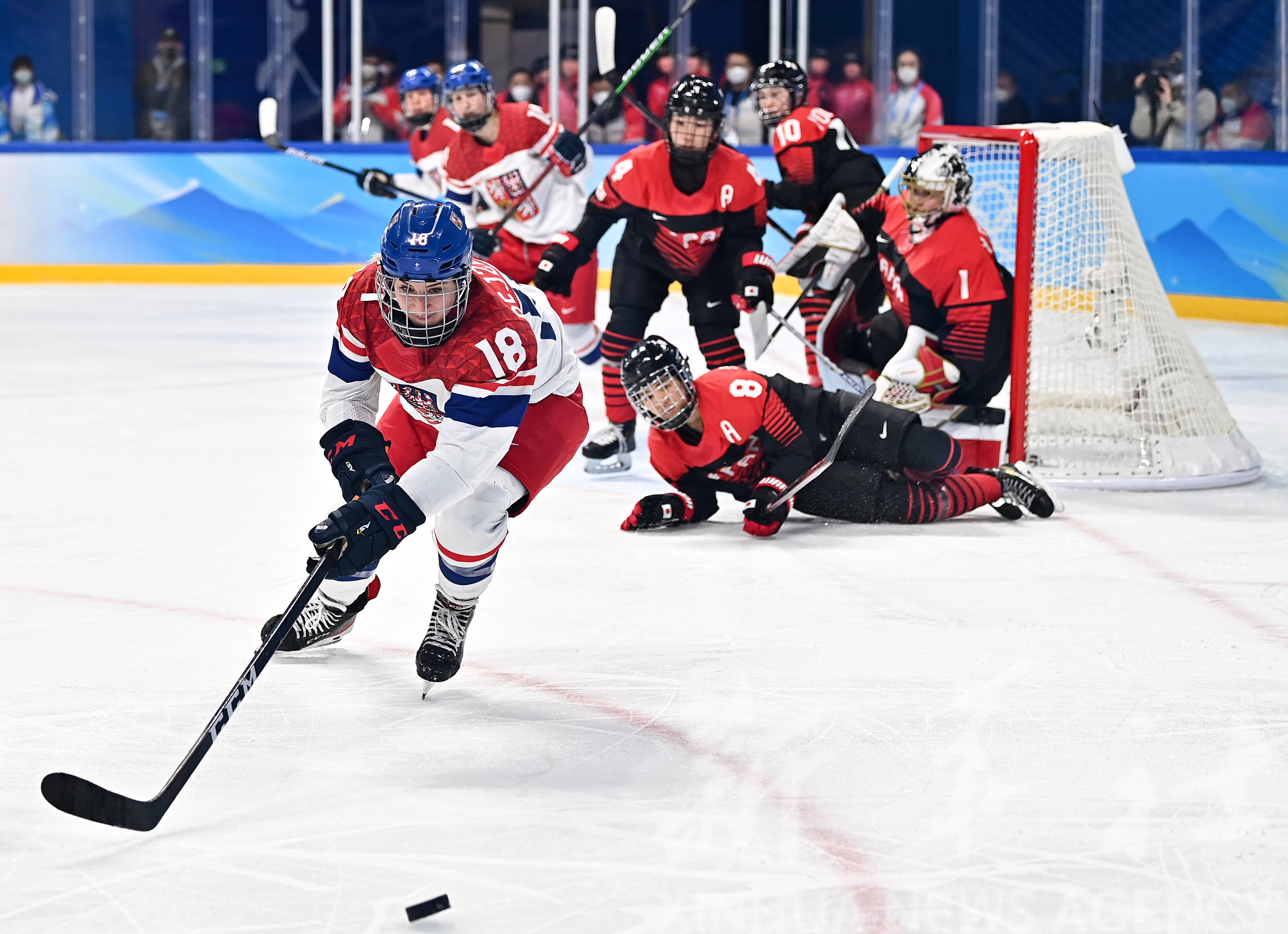 捷克冰球队遭遇美国逆袭惨遭淘汰 捷克冰球队遭遇美国逆袭惨遭淘汰