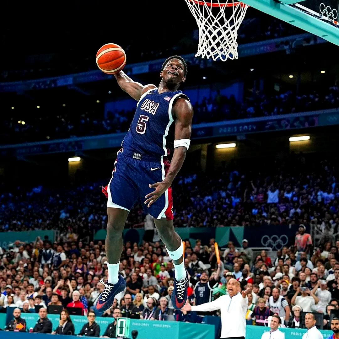 美国男篮横扫澳大利亚男篮，贝弗利爆发神勇