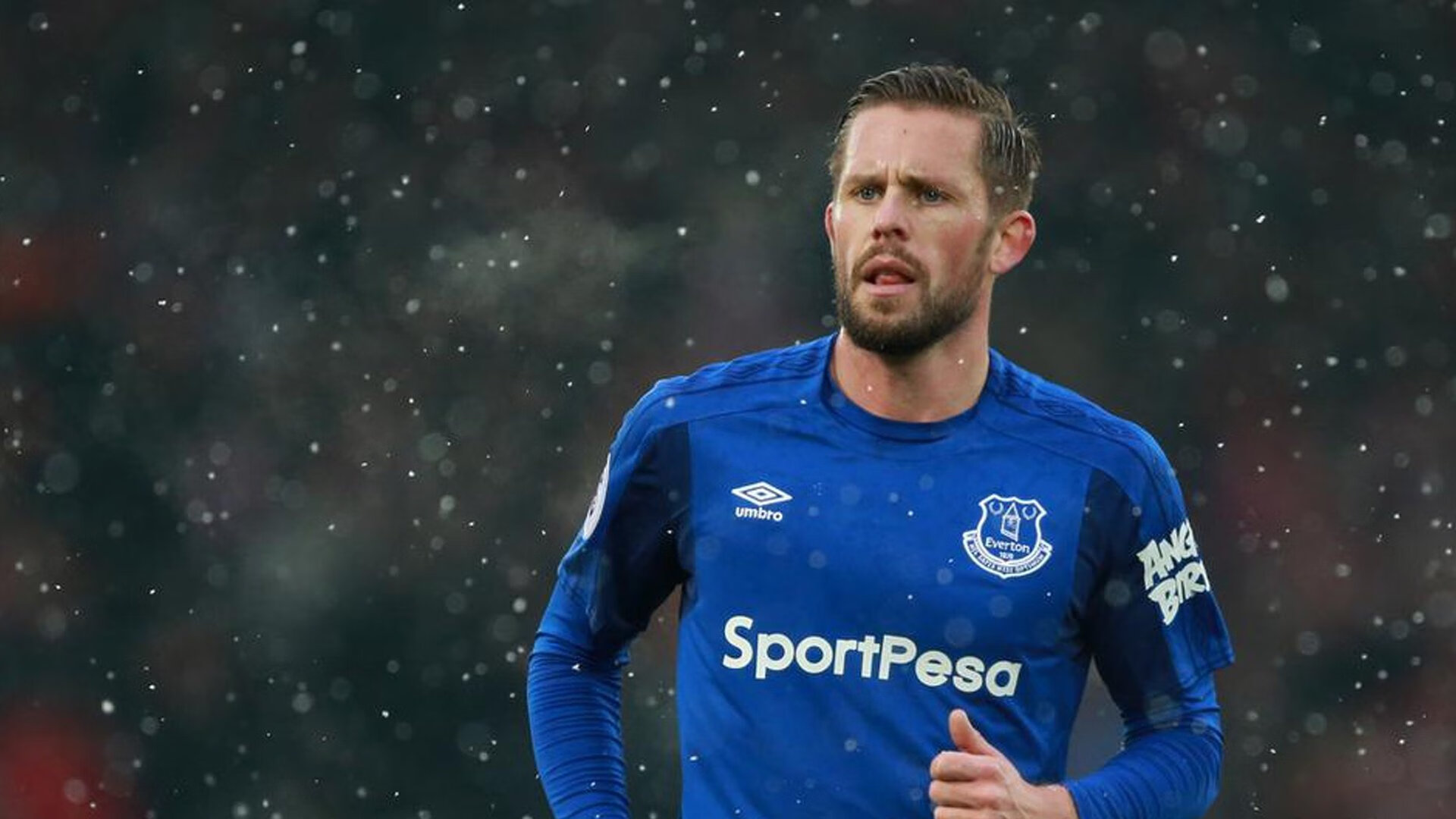 智利险胜曼城，坎特关键回合不手软