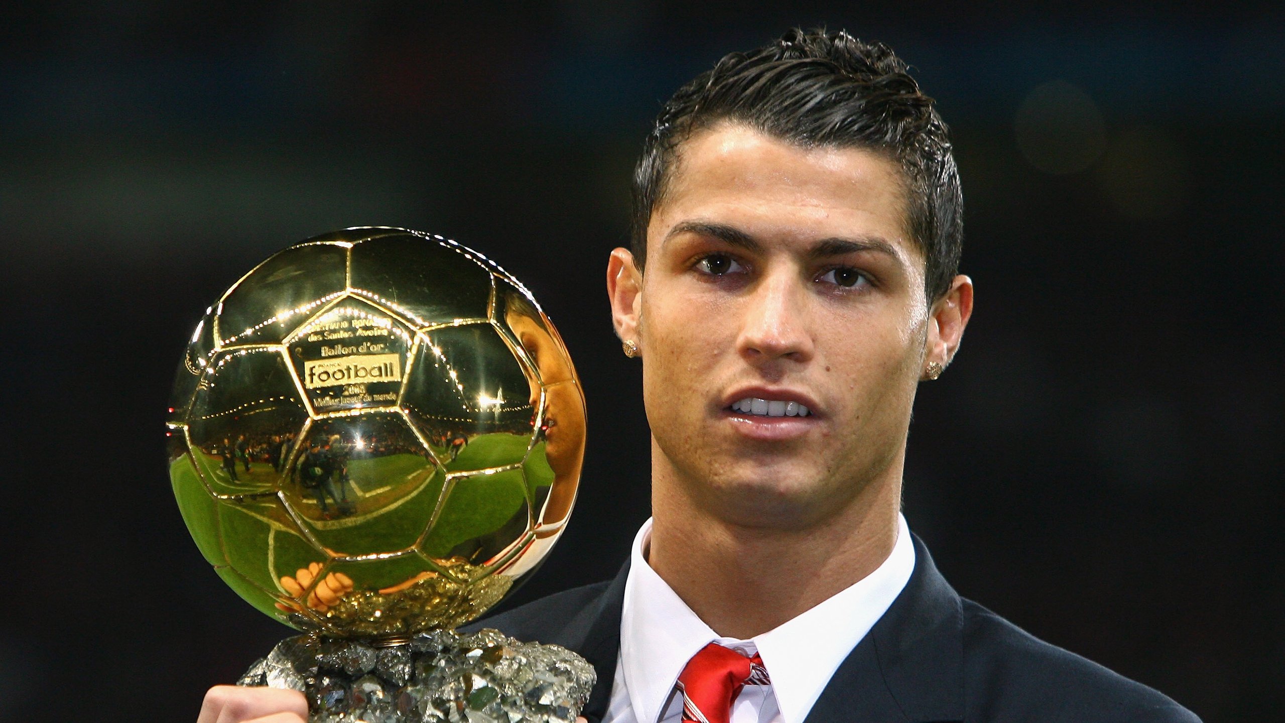 跨界巅峰，从圣保罗到斯台普斯，三笘薰的传奇一夜