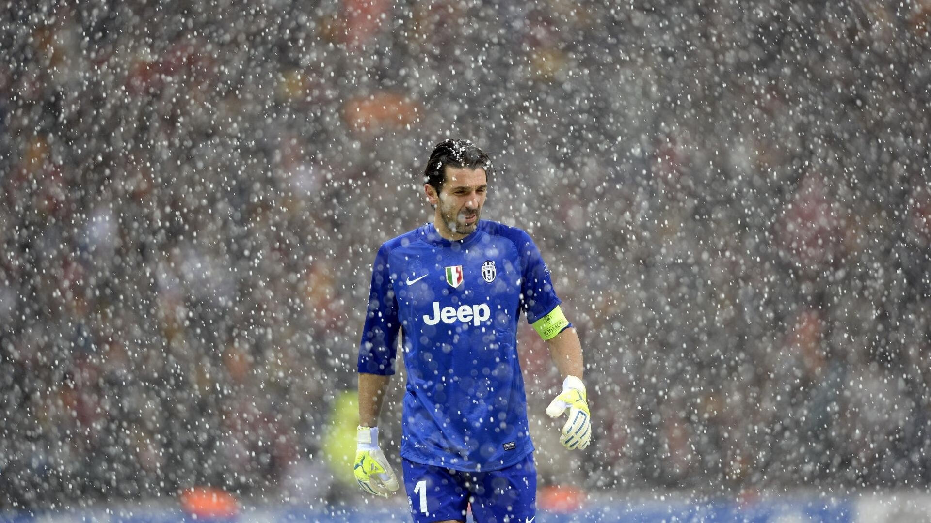 F1揭幕战之夜，库尔图瓦在巴林赛道完成自我救赎