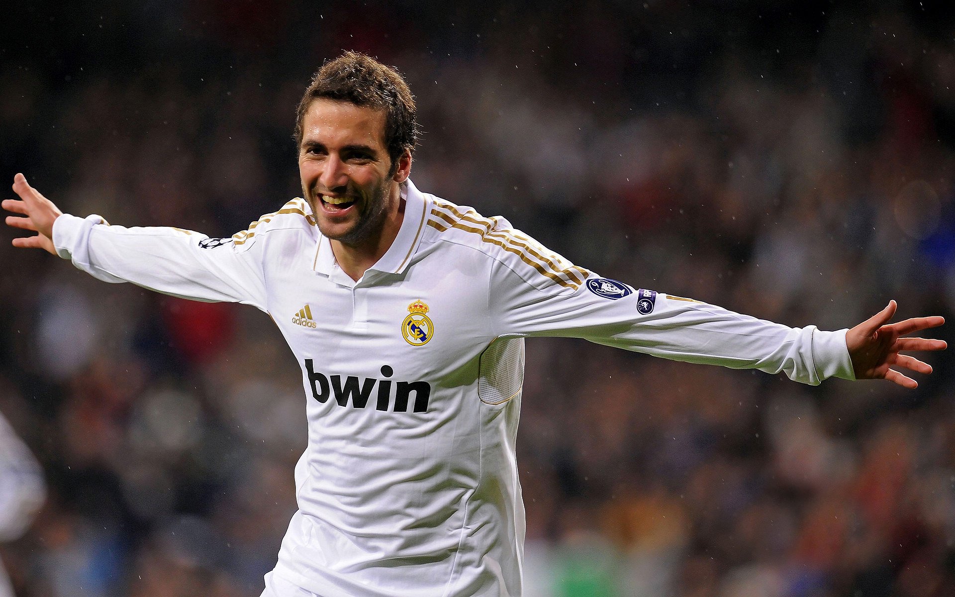 绿茵与硬木,当曼城踏平黄潜时,NBA季后赛正上演宿命对决