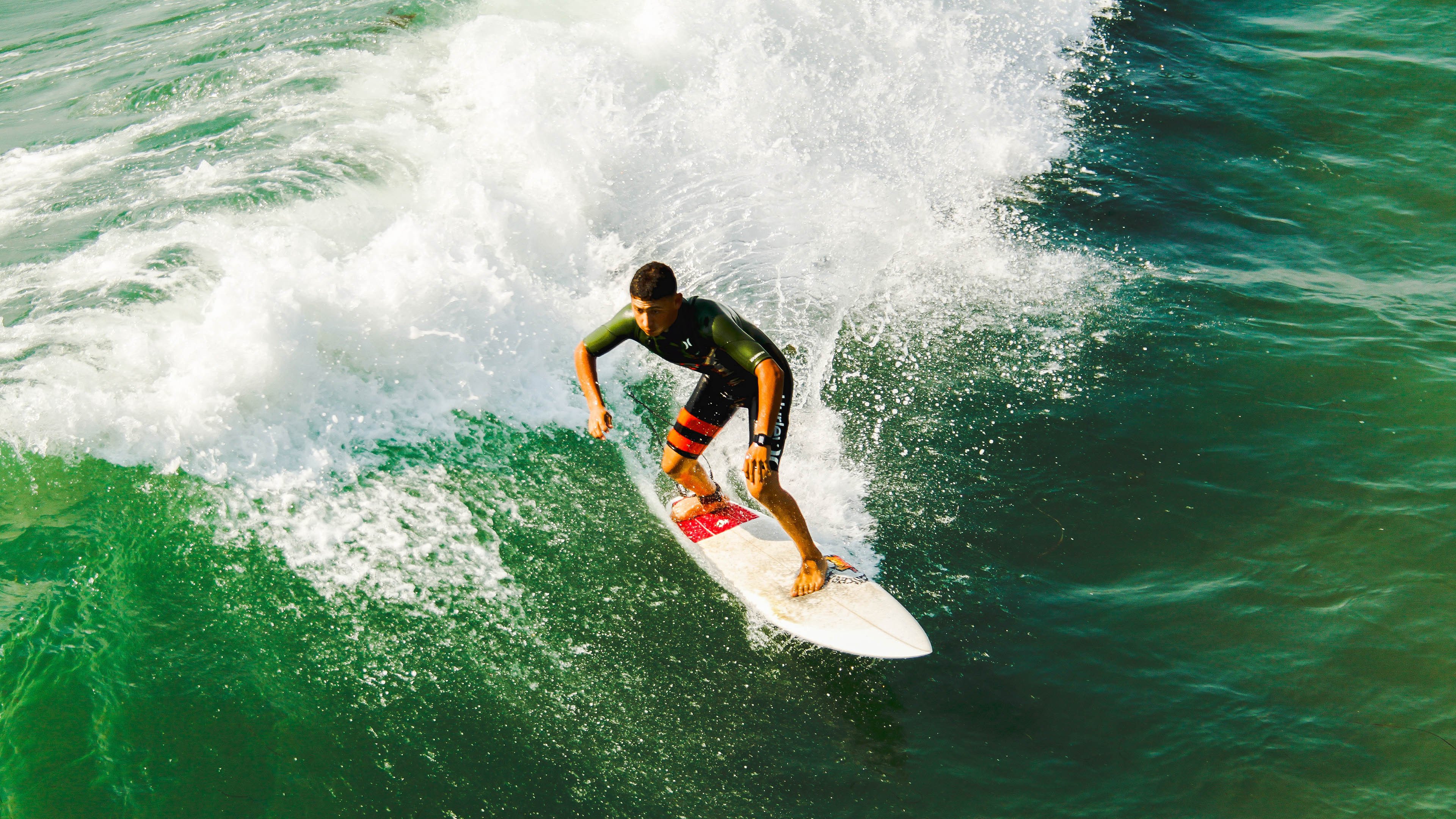 当戈壁雄鹰遇见绿衫军,小贾伦的统治之夜如何震撼篮球世界