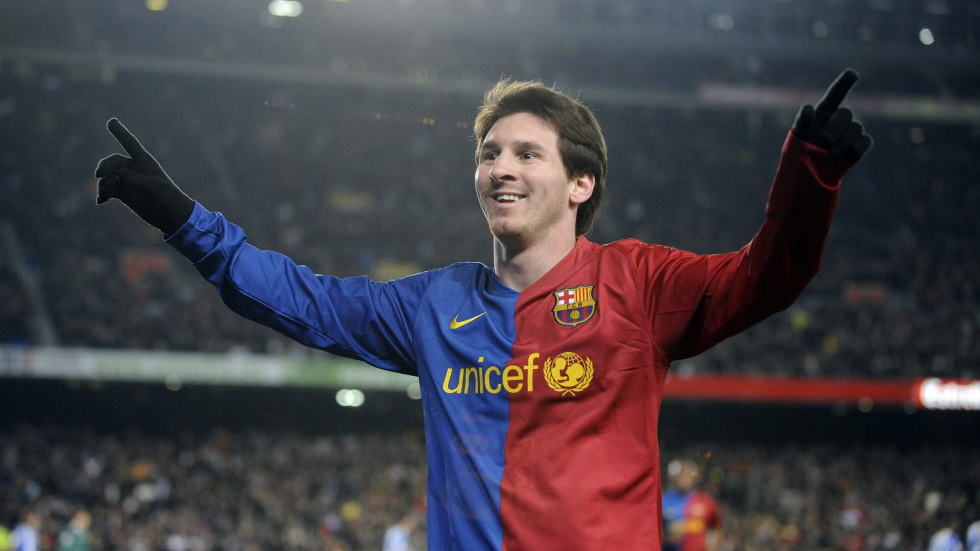 南国孤影与达拉斯的风,当深圳的钢铁洪流,撞碎在卢卡的梦境里